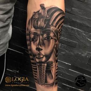 tatuaje-brazo-faraon-logia-barcelona-ridnel        